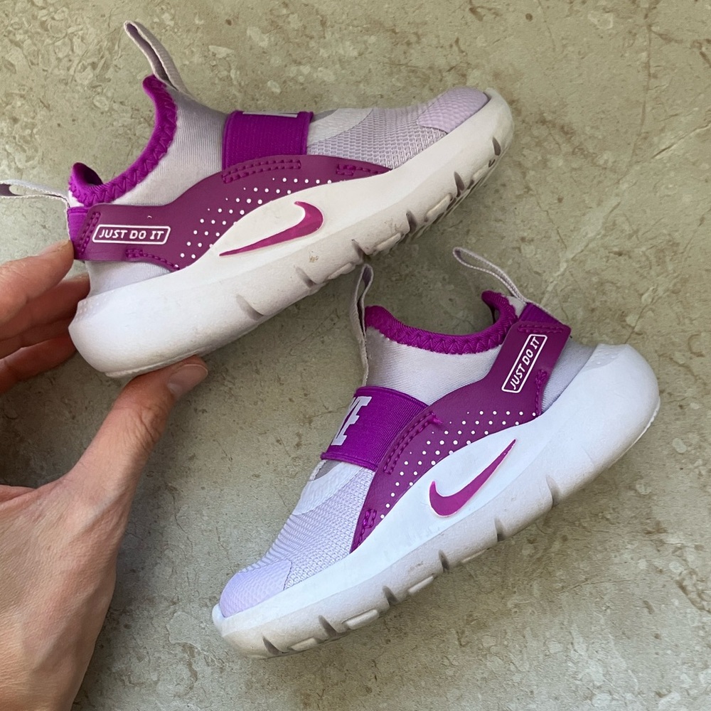 NIKE • flex runner 4 toddler slip-on sneaker - Picture 2 of 5